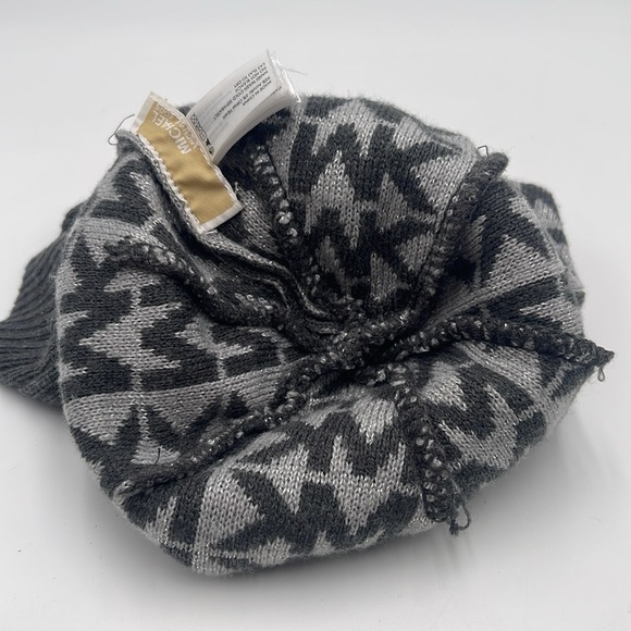 Michael Kors Grey Beanie – Excellent Condition - Picture 7 of 7